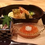 帰燕 - 八寸 鮑、河豚等の揚げ物、もずく酢、新イクラ