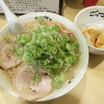 超ごってり麺 ごっつ - しょうゆラーメン大盛ごてごて