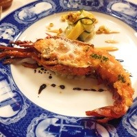 横濱元町 霧笛楼 - 和歌山県産・イセエビのヴァプール　数種夏野菜のラタトゥイユ風ソースとその冷製マリネ　バージン油とバルサミコソース