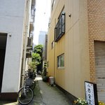 小古食堂 - けもの道の先にお店が