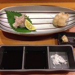 鮨 志の助 - 赤イカのげそ・ガスエビ‥生姜醤油・山葵醤油・粗塩で