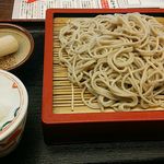 湯楽 湯上処 - 料理写真:朝打ち自家製蕎麦とのことだが、シコシコ感や蕎麦の風味はあんまり・・・