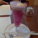 資生堂パーラー - 葡萄のアイスクリームソーダ