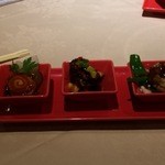 中国料理 桂林 - 酢豚三種　左から広東　上海　四川風