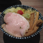 らーめん専門店 拉ノ刻 - 2015 すだち快涼つけめんの具材で
      快涼丼