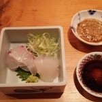 こなす亭 - 鯛とカワハギのお造り。しょうゆとキモ醤油。