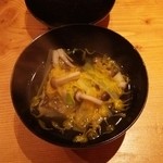 こなす亭 - かますとしめじのお吸い物。