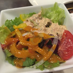 ステーキハウス ロイン - サラダドレッシング二種かけ