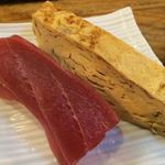 立ち寿司 まぐろ一徹 - まぐろ、たまご（ともに５０円）