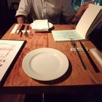 ワインと愛情料理 しょこら - シックなインテリア