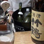 焼鳥 今井 - 竹鶴をお燗してもらってます