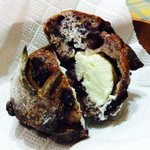 パンやきどころ RIKI - ブルーベリーフロマージュ ¥240+税