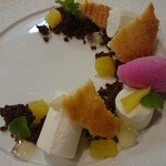 ポエシア - ココナッツのムースをパイナップルピニャコラーダ仕立て