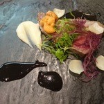 ポエシア - 阿波牛イチボのローストと北海道産ウニ
      ワサビ風味の赤ワインソース