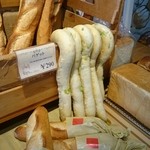 ドミニク ドゥーセの店 - ステッキみたいなパン