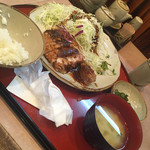 かつふみ - 20150920 ブレない旨さ。バイトがブレててジャンボロースかつ1450円って言うので、1250円だよ！と、教えてあげた。