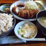 Sushi Tofuro - ポテサラトンカツ定食　ご飯が白くないのは「玄米」だからです。　