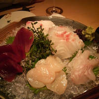 ダイナミックキッチン＆バー 響  西新宿野村ビル店 - 駿河湾直送お刺身盛合せ