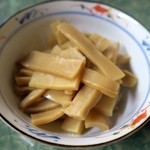 みのかん - メンマしなちく￥200
      優しい味つけで美味しい、ボールのいいアテになります