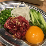 Yakiniku Kokokara - 大きな卵黄を贅沢に使った肉厚ユッケ