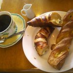 Kasseru Kafe - 有機栽培コーヒー、クロワッサンたまご、レモンツイスト