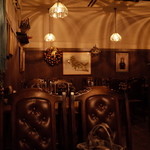 アルザス - 落ち着いた店内