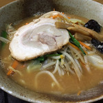 ごん蔵 ラーメン - 野菜赤味噌ラーメン（750円）