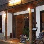 トラットリア スペランツァ エッセ - シックな外観