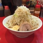 用心棒2階 - ラーメン豚あり（並）730円麺少なめ野菜マシニンニク