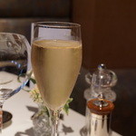 レストラン コートドール - 始めにシャンパン