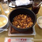 甲子亭 - 麻婆豆腐ランチ。＋サラダも付きます