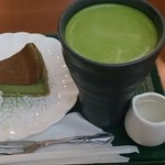 宇治園 喫茶去 - 抹茶ﾁｰｽﾞｹｰｷ 飲み物ｾｯﾄ 870円(税込)