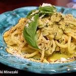 ピッツェリア ジターリア ダ フィリッポ - ズッキーニの極太パスタ