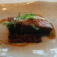 星のや竹富島 ダイニング - 黒毛和牛リブロースのローストと黒紫米のピラフ