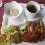 Kafe Resutoran Fururu - ランチセット（メイン、サラダ、スープ、デザート）