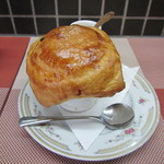 氷見牛ステーキ＆ワイン レストラン トロイカ - セットのきのこスープ。