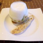 porutofa-ro - 旬野菜とクリームチーズ、トマトソルベの泡ズッパ\1.300