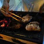 Kafesashakanetanaka - 肉を焼いているところ