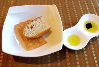 ポルトファーロ - フォカッチャとバジル入りの煎餅風パン