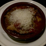 BARU 竹末 - 黒豚すね肉のトマト煮。（600円）ほろほろに煮込んだ柔らかいすね肉にトマトが染み込んで、チーズとの相性が良いことは言うまでもがな。黒ビールが進みます。