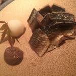 さんまの炙り
          手前の茶色いのはさんまの内臓