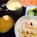 日本料理 嵯峨野 (ホテル日航プリンセス京都) - 茶碗蒸し、しめじご飯、味噌汁、漬物