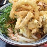 丸亀製麺 - 温ぶっかけうどん野菜かき揚げトッピング