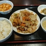 東方一角 - ﾗﾝﾁ ｷｬﾍﾞﾂと豚肉の味噌炒め