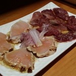 ビストロ シン 2 - 【2015年9月】朝びき鶏レバーのカルパッチョ＆大山鶏タタキ
      合い盛り