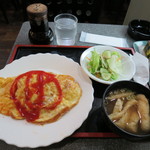 Ootori Kissaten - ランチ:オムライス（サラダ、味噌汁、コーヒー付）　700円