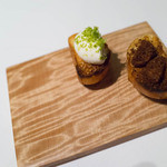 ナクレ - ブリオッシュ2種　生クリームとピスタチオ、トリュフの香りのバター