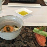 エルルカン・ビス - 前菜１．低温で燻したサーモンの燻製・・・これが白眉だった・・・