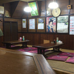 Komugi - ザ・昭和な店内