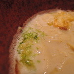 龍旗信RIZE - 三つ葉は、上品で爽やかな香りがアクセント。上品に見せる演出としても上等。ネギと一緒にいい仕事してます。